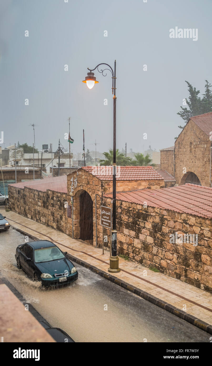 Des précipitations dans la ville de Madaba, Jordanie Banque D'Images