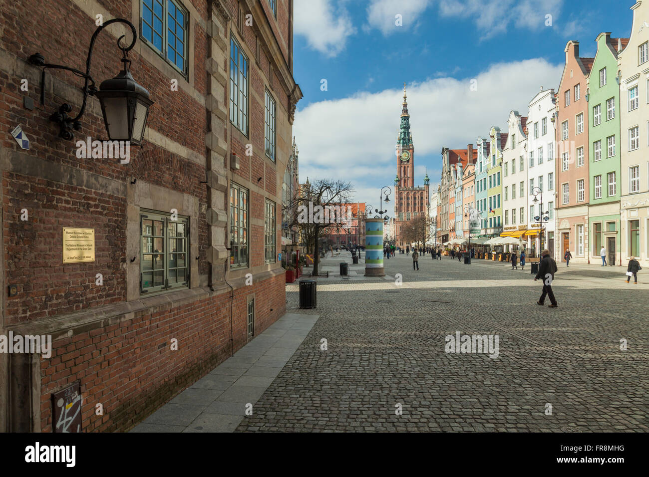 Journée ensoleillée sur marché (Dlugi Targ) à Gdansk, Pologne. Banque D'Images