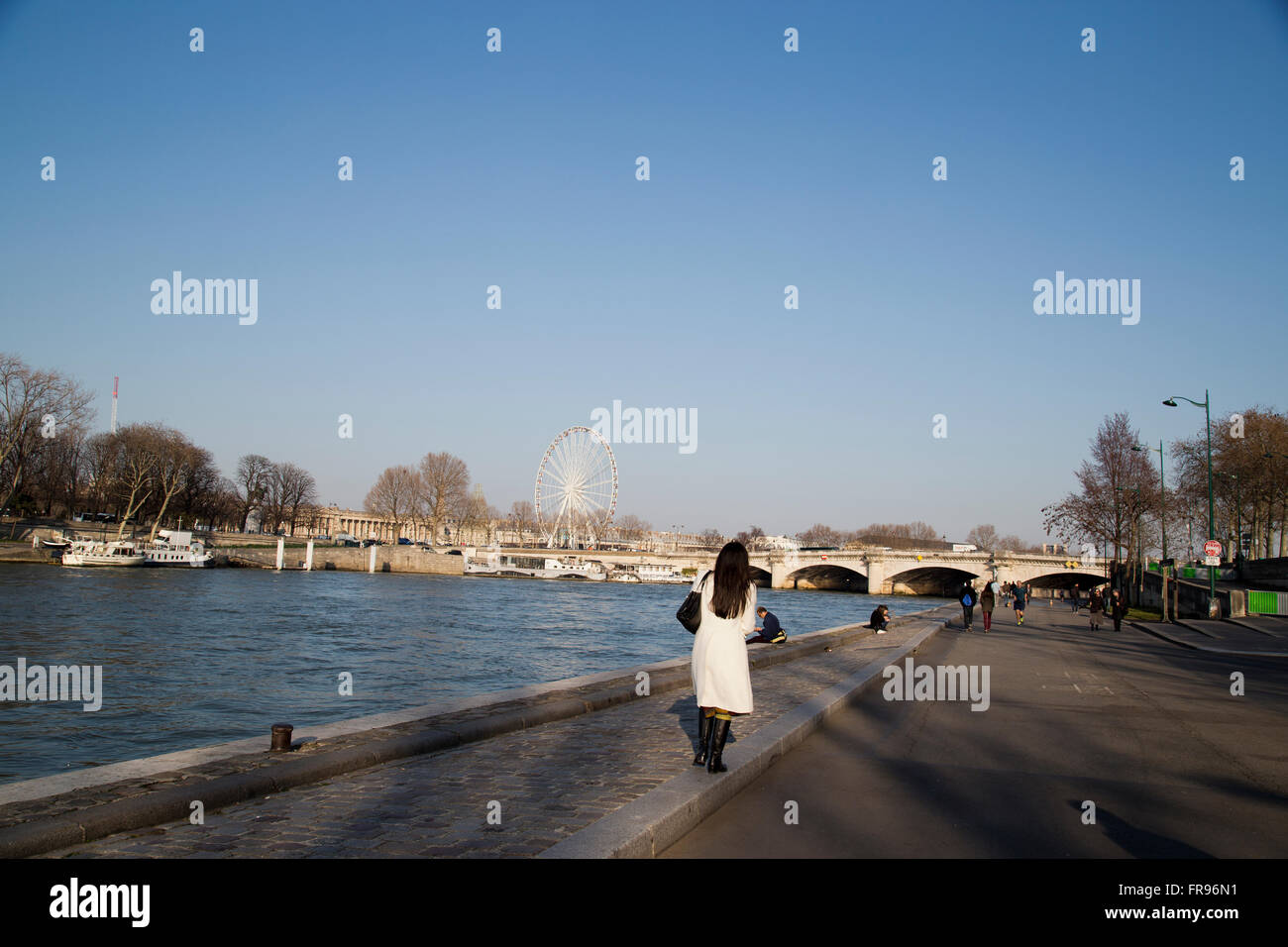 Les touristes à Paris France en hiver Banque D'Images