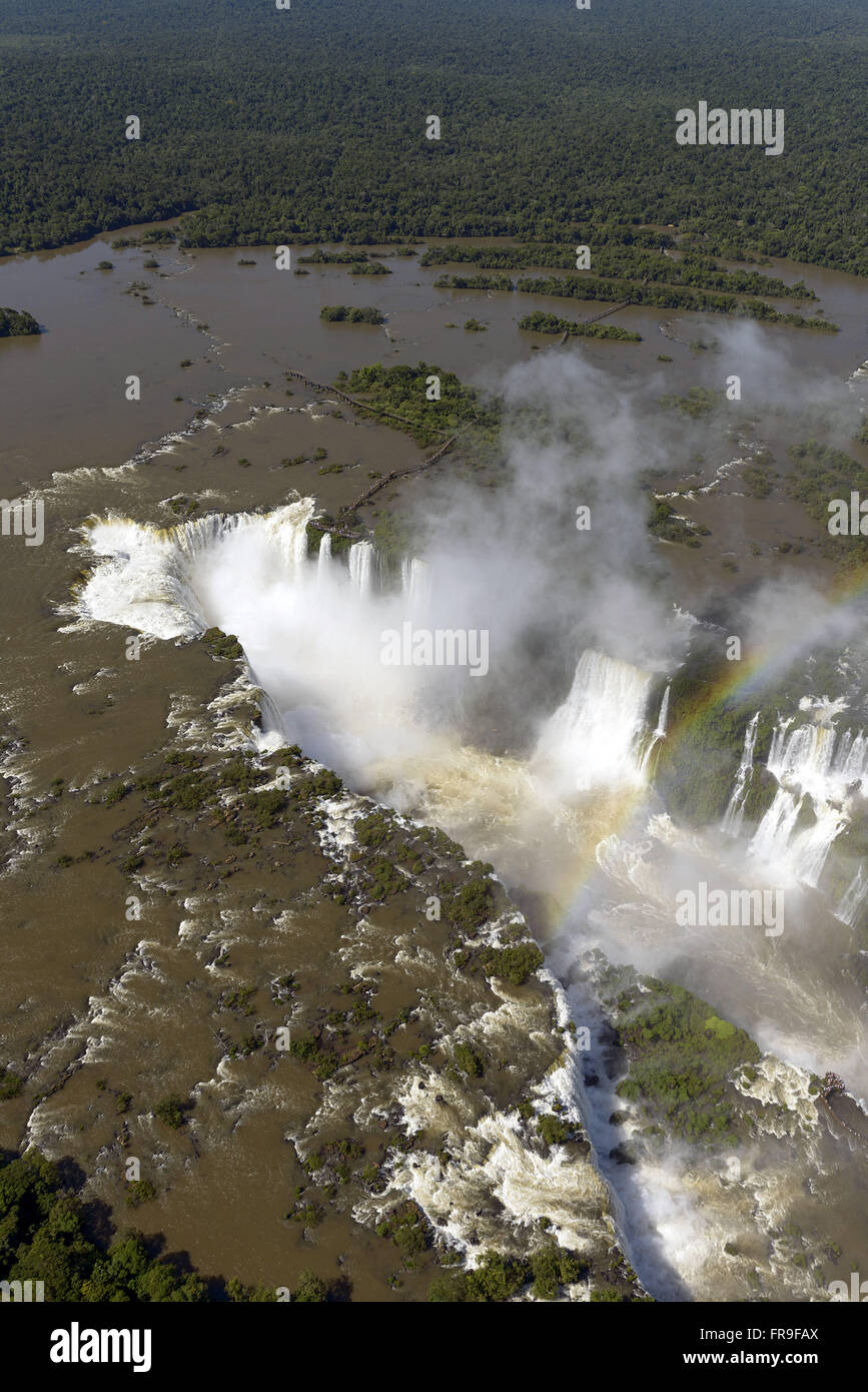 Vue aérienne de la Gorge du Diable tombe dans le Parc National d'Iguaçu Banque D'Images
