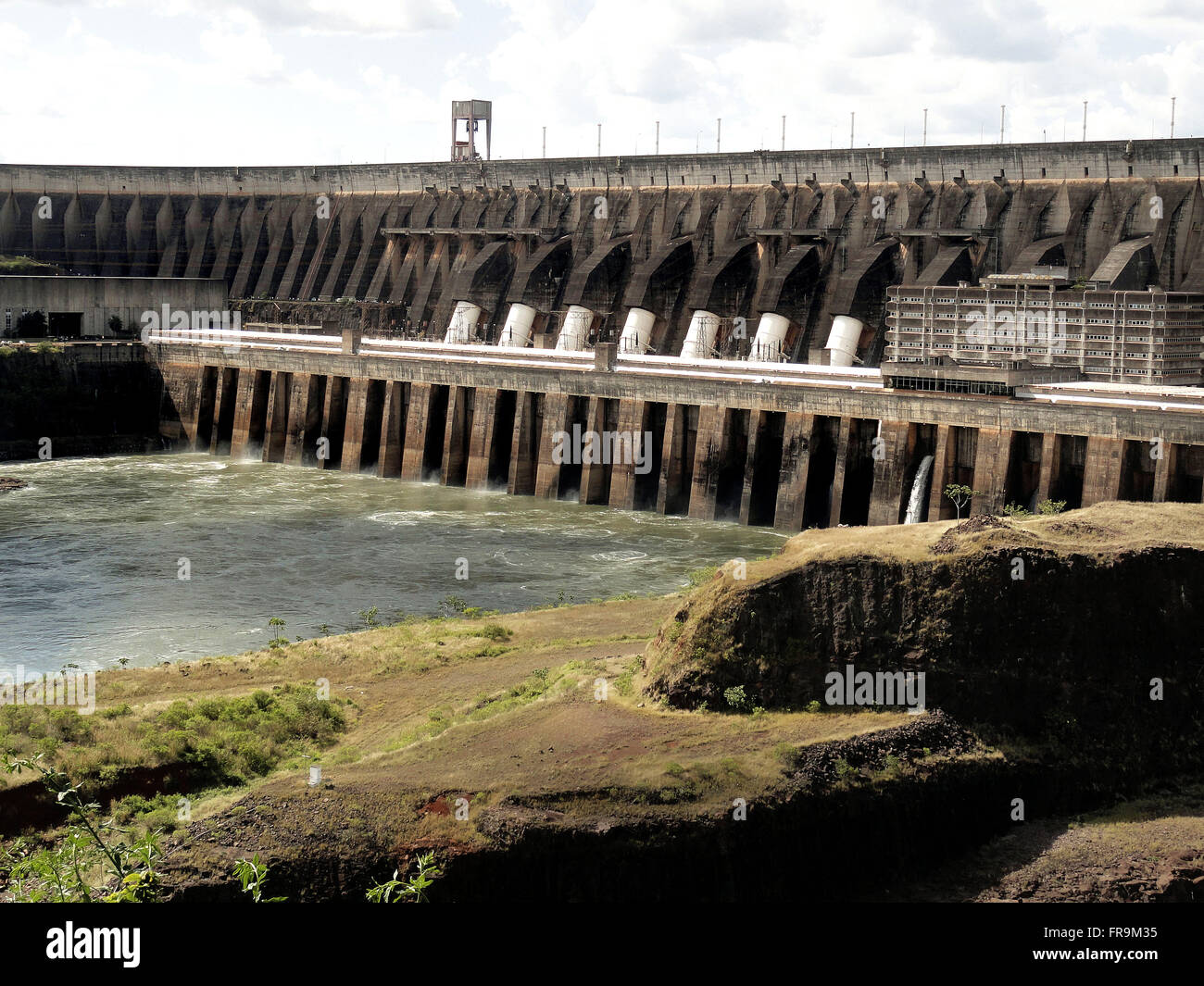 Barrage de la centrale hydroélectrique d'Itaipu Banque D'Images