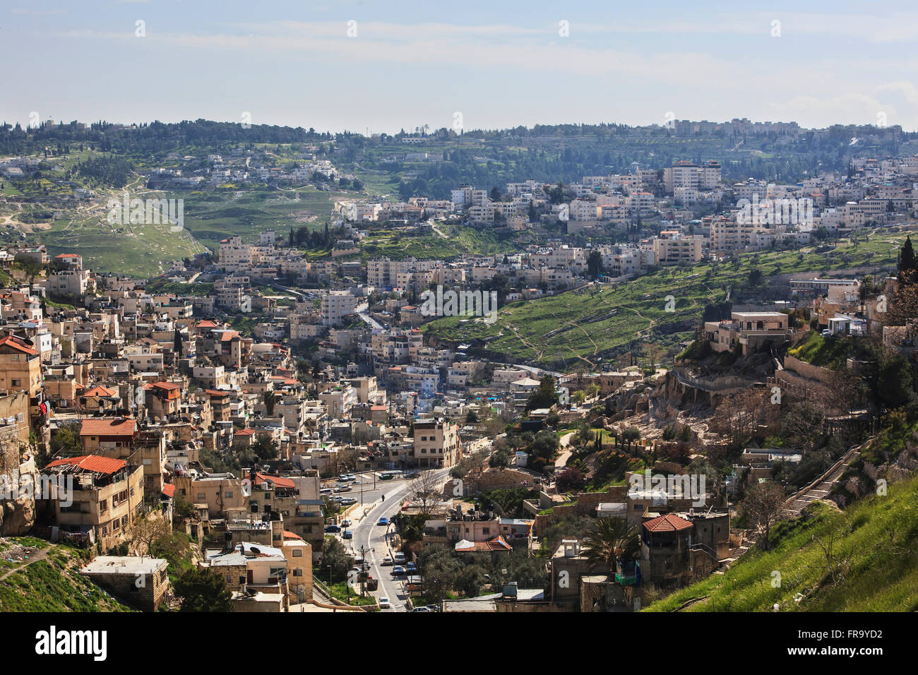 Voir à au sud de la montagne du temple où la vallée du Cédron rejoint la vallée de la géhenne ; Jérusalem, Israël Banque D'Images