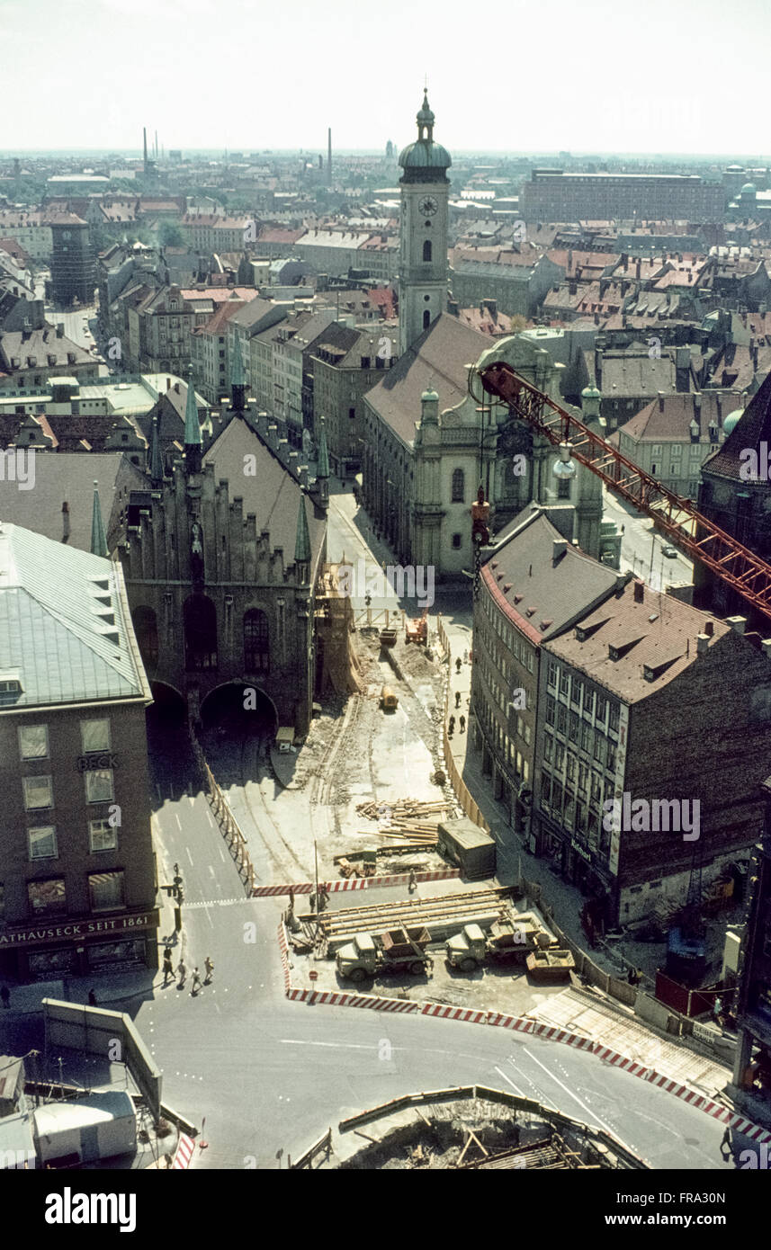 Vue aérienne de la place Marienplatz en construction 1970 Blick vom Rathausturm Marienplatz während der auf den Umbauzeit Banque D'Images