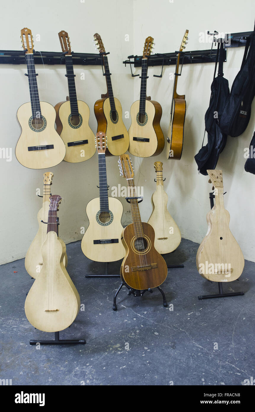 Les instruments utilisés dans la professionnalisation de l'enseignement de la musique de l'Institut culturel de l'usine Banque D'Images