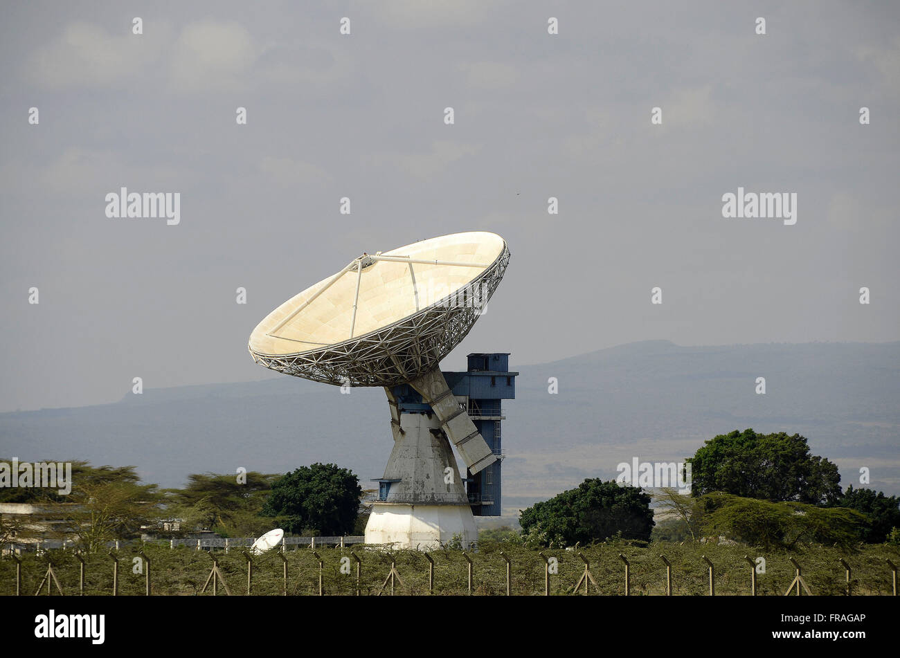 Antenne parabolique dans endroit appelé Mai Mahiu, Province de Liège Banque D'Images