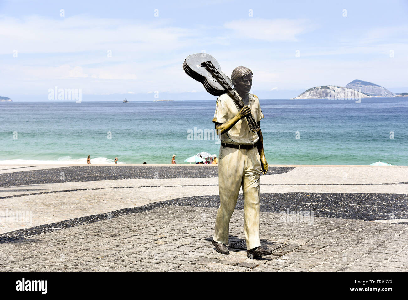 Tom Jobim statue d'orchestre sur le bord de la plage d'Ipanema, au moment de l'Arpoador, côté sud Banque D'Images