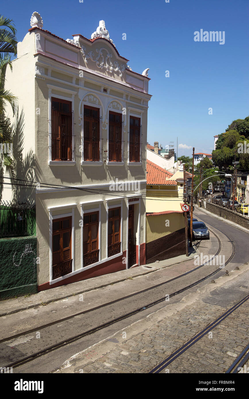 Grande maison à l'angle de pente de Meireles dans le quartier de Santa Teresa, centre-ville Banque D'Images