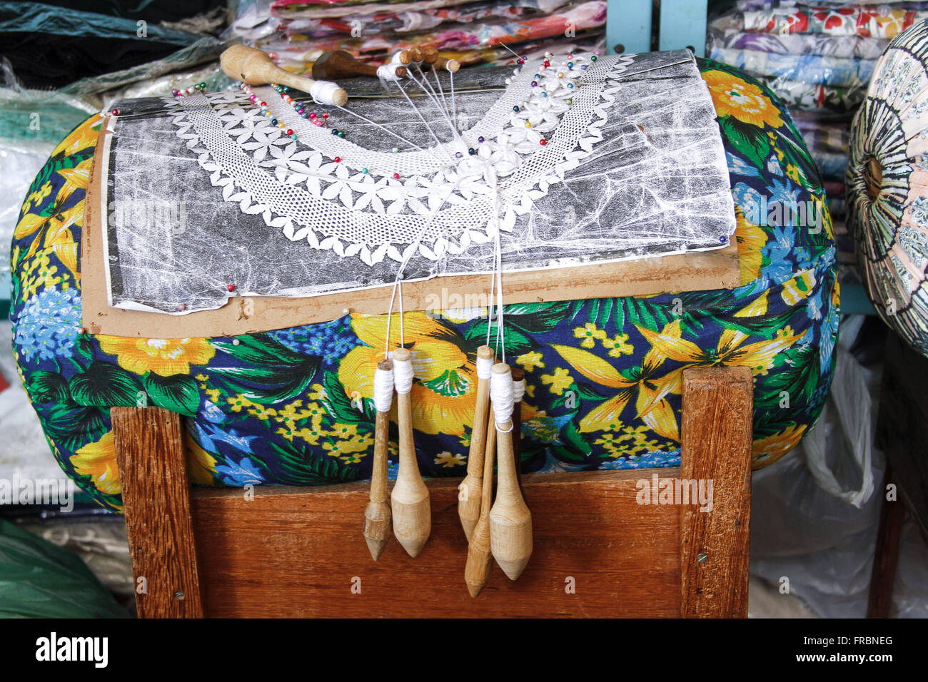 La dentelle dans le village de Lagoa da Conceicao Banque D'Images