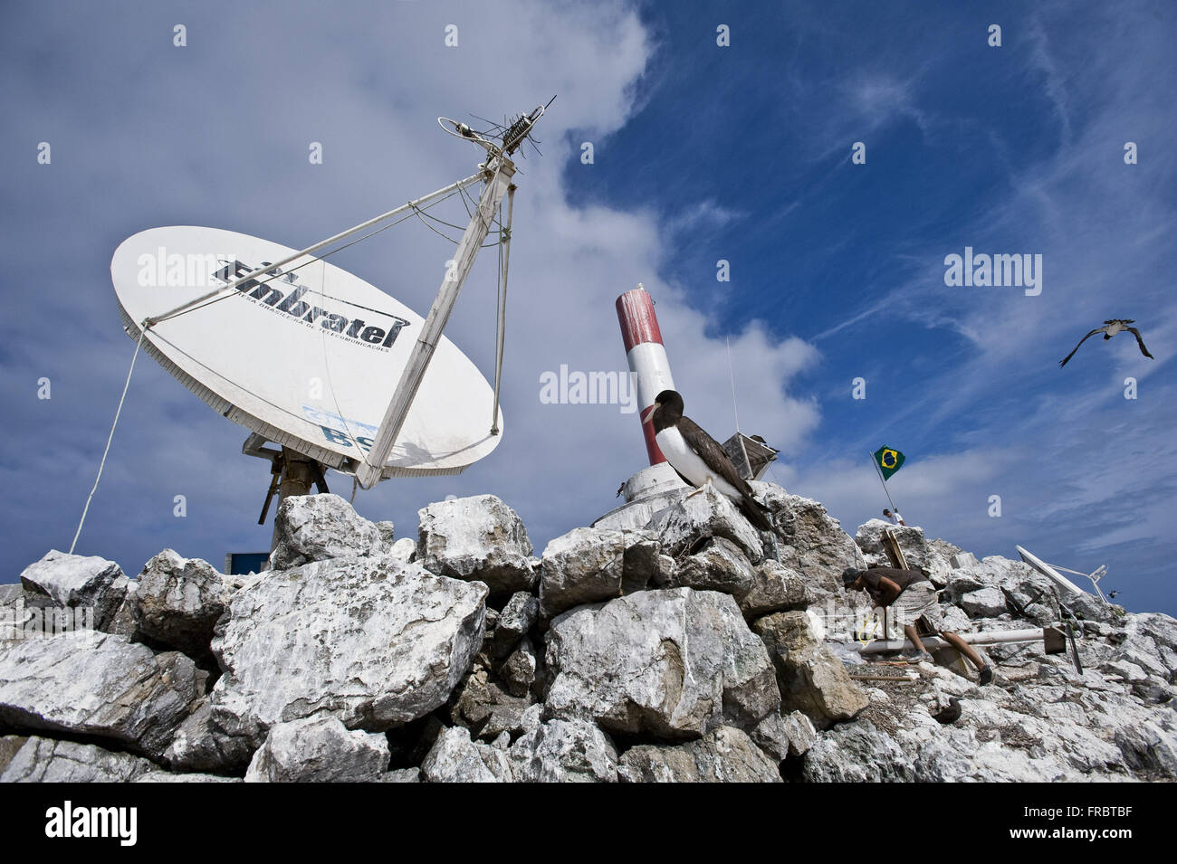 L'antenne de télécommunications dans l'Île Belmonte scientifique fer brésilien Banque D'Images