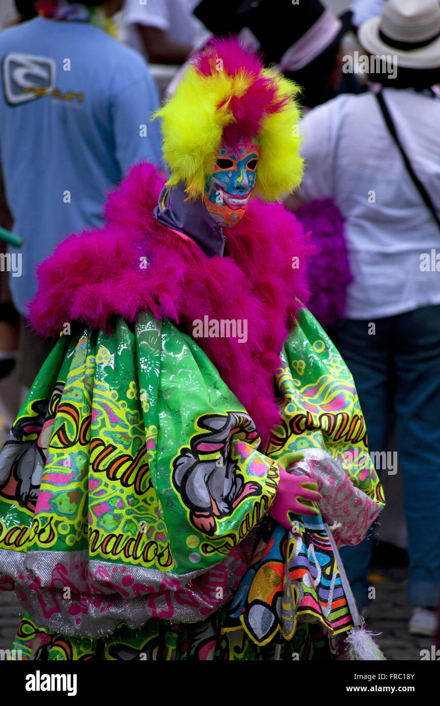 Reveler habillé en Bate-Bola Clovis ou le carnaval de rue dans l'avenue Rio Branco Banque D'Images