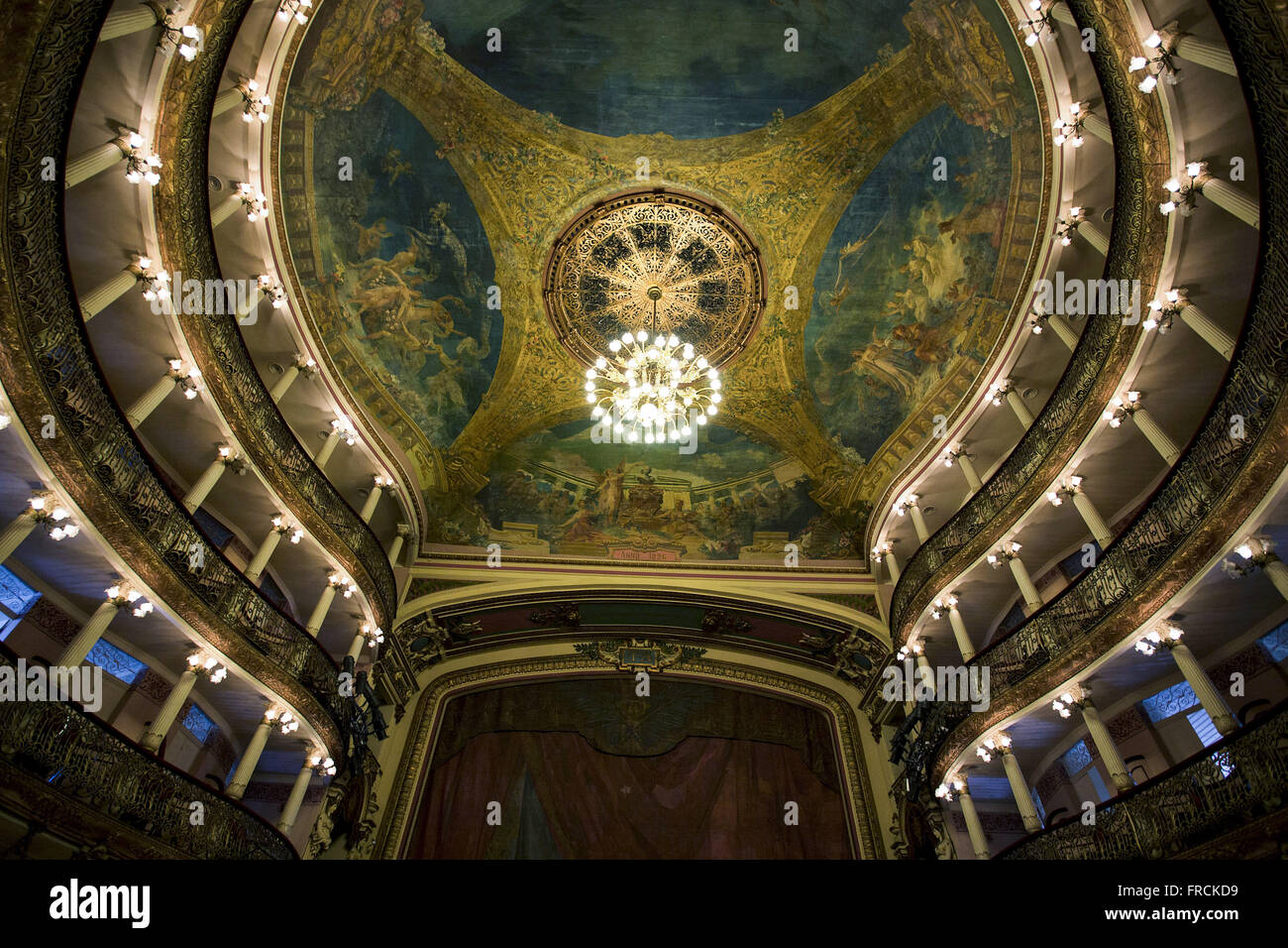 Vista do teto do Teatro Amazonas - Largo São Sebastião - centro histórico Banque D'Images