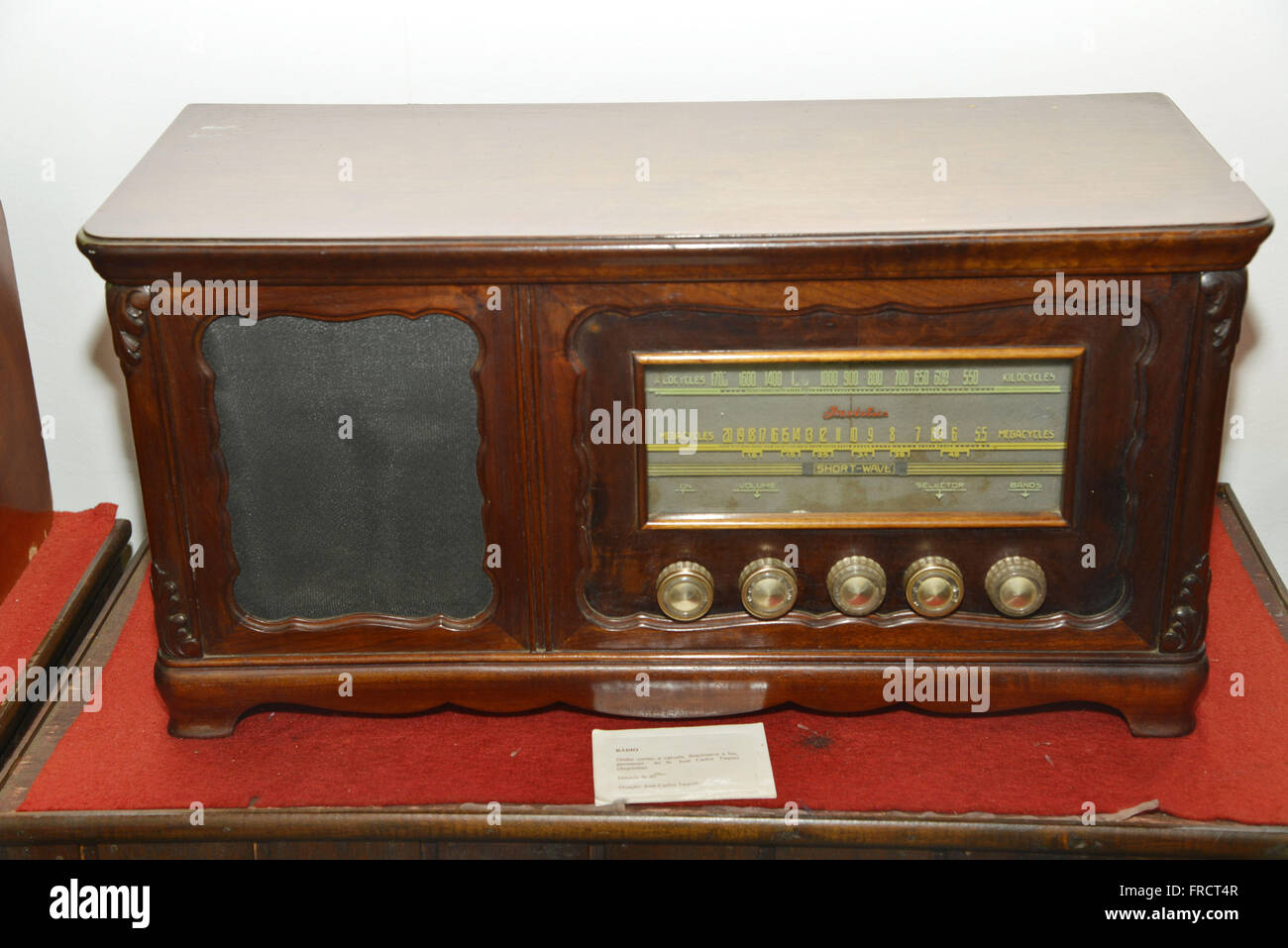 Radio antique sur l'affichage dans le Musée Historique dans le centre-ville Banque D'Images