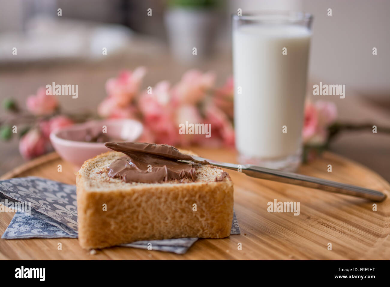 Crème au Chocolat et lait Banque D'Images
