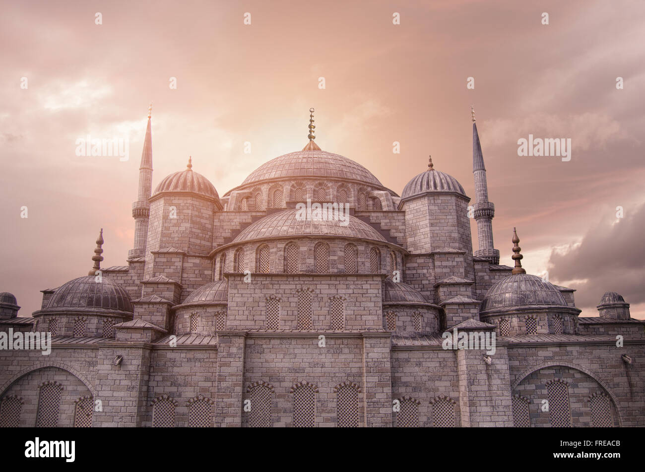 Coucher de soleil sur la Mosquée Bleue, Sultanahmet Camii, Istanbul, Turquie. Banque D'Images