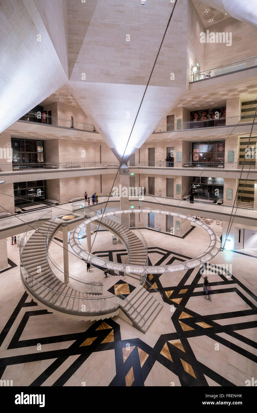 Vue de l'intérieur de musée d'Art islamique de Doha au Qatar Banque D'Images