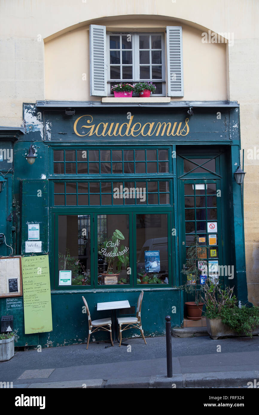 Café Restaurant à Paris France en hiver Banque D'Images