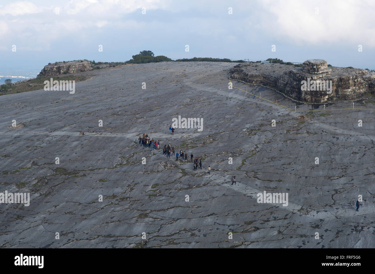 Monumento Natural das Pegadas de Dinossáurio Ourém-Torres de Novas Monument naturel des empreintes de dinosaures de Ourem-Torres Novas Banque D'Images