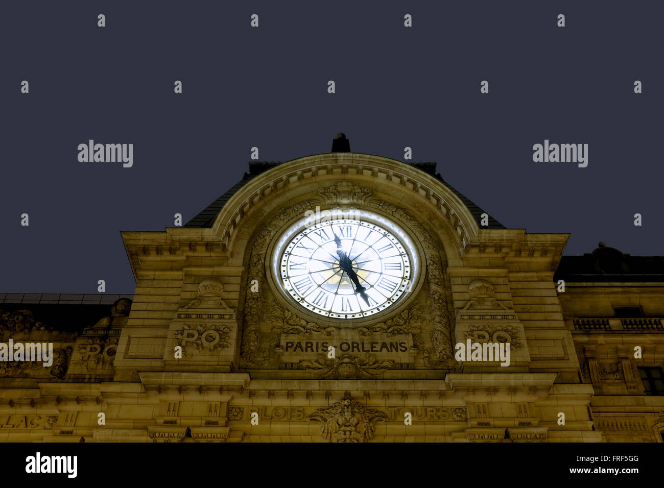 Horloge sur le musée d'Orsay, Paris, France Banque D'Images