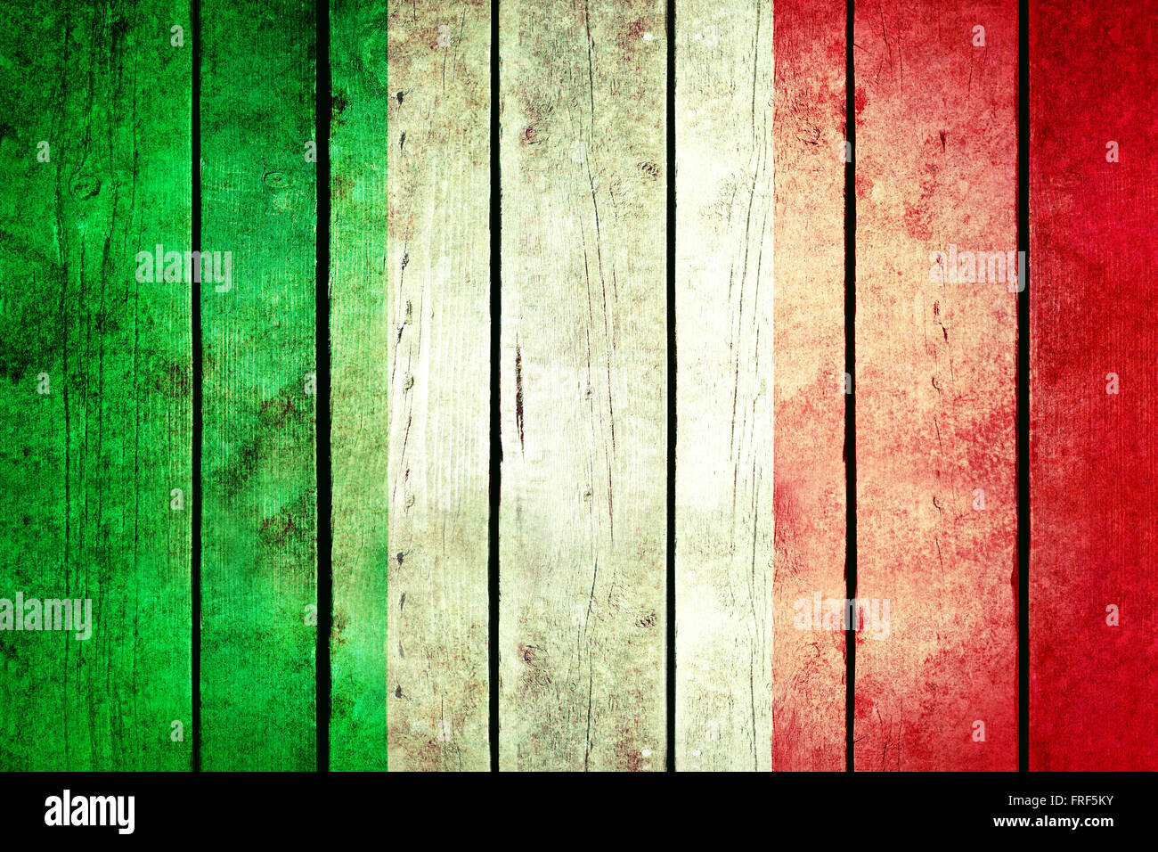 Grunge flag en Italie. Italie drapeau peint sur le vieux bois. Vintage Retro photo de ma collection de drapeaux. Banque D'Images
