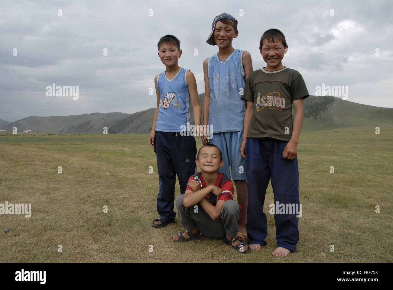 Mongolie - 27/07/2010 - Mongolie / Arkhangai - enfants mongols dans l'Arkhangai - Sandrine Huet / Le Pictorium Banque D'Images