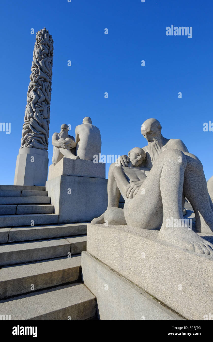 La pièce connu comme le monolithe dans le parc de sculptures de Vigeland dans le parc Frogner, Oslo, Norvège Banque D'Images