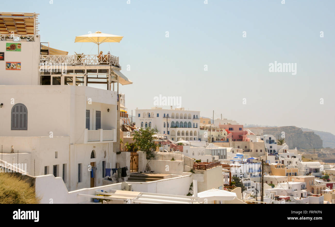 Bâtiments blanchis à la chaux à Santorini Grèce Banque D'Images