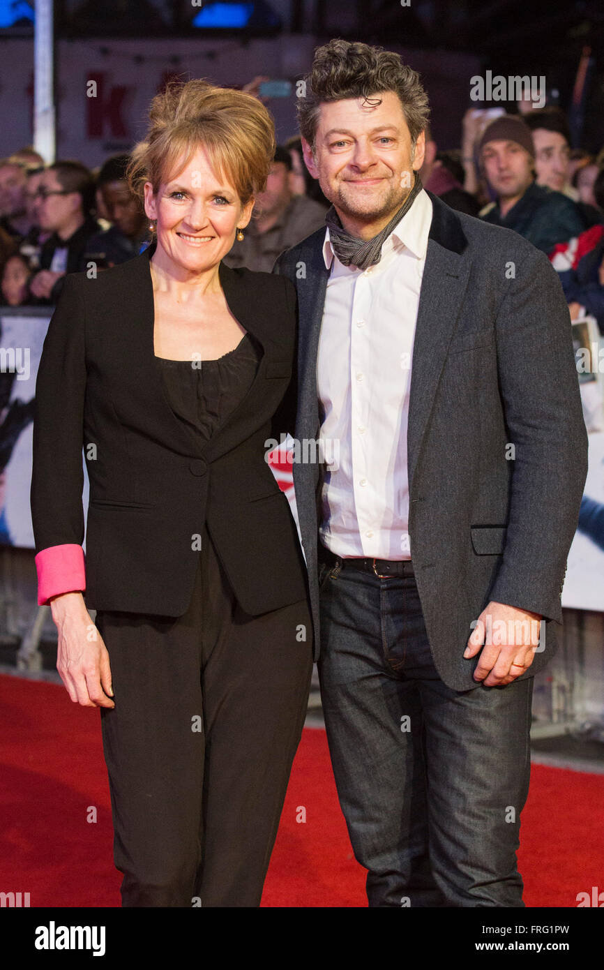Londres, Royaume-Uni. 22 mars 2016. Andy Serkis et Lorraine Ashbourne. Warner Bros Pictures présente la première européenne de Batman, Superman v Dawn of Justice. Le film, réalisé par Zack Snyder, stars Ben Affleck que Batman/Bruce Wayne et Henry Cavill en Superman/Clark Kent dans la première des personnages d'appariement à grand écran. Le film s'ouvre dans les cinémas Le 25 mars 2016. Crédit : Images éclatantes/Alamy Live News Banque D'Images