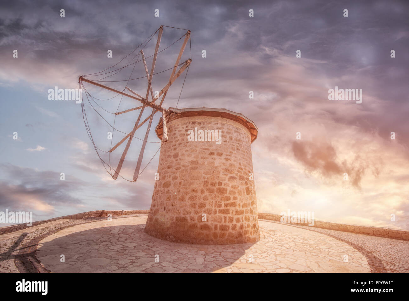 Vieux moulin en pierre dans un village, Turquie Banque D'Images