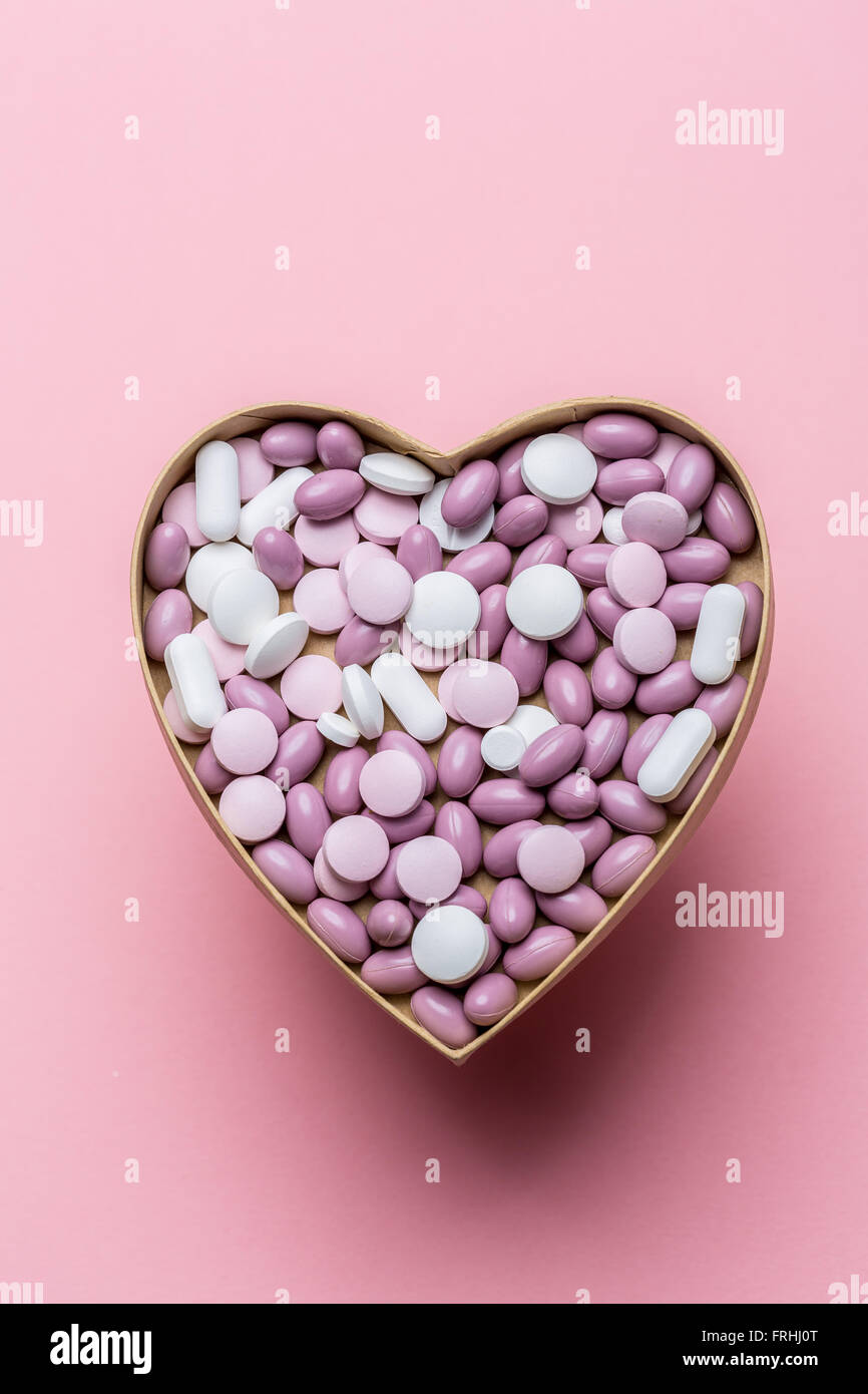 Generic Pills and capsules en forme de coeur. Banque D'Images