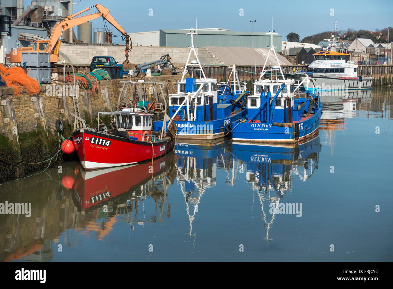 Les chalutiers du port de pêche et les bateaux de Whitstable Kent England UK Banque D'Images
