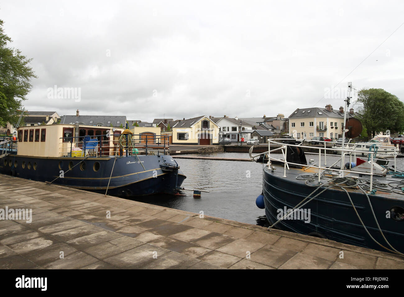 Bateaux amarrés au port de Carrick on Shannon, Irlande, Comté de Leitrim. Banque D'Images