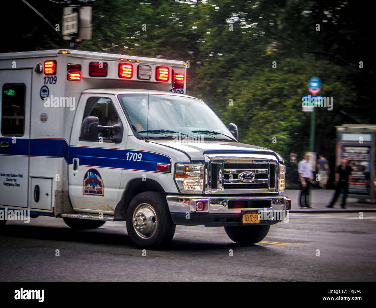 Ambulance avec feux clignotants, Central Park, New York City, USA Banque D'Images