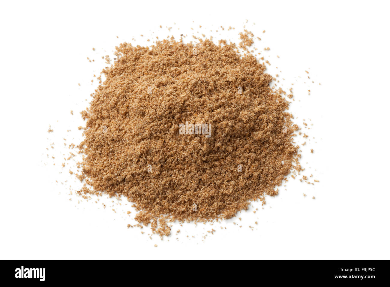 Tas de coriandre en poudre sur fond blanc Banque D'Images
