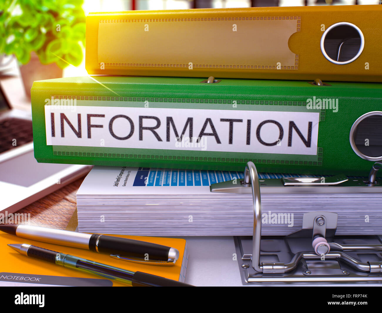 Cartable vert avec l'inscription d'informations. Banque D'Images
