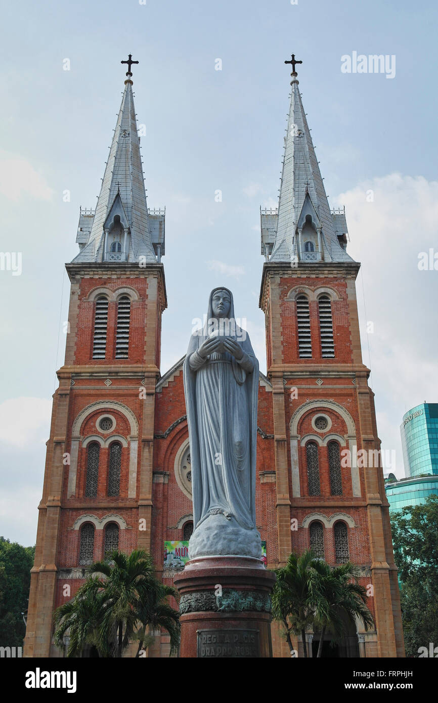 Basilique-cathédrale Notre-Dame de Saigon - Vietnam Banque D'Images