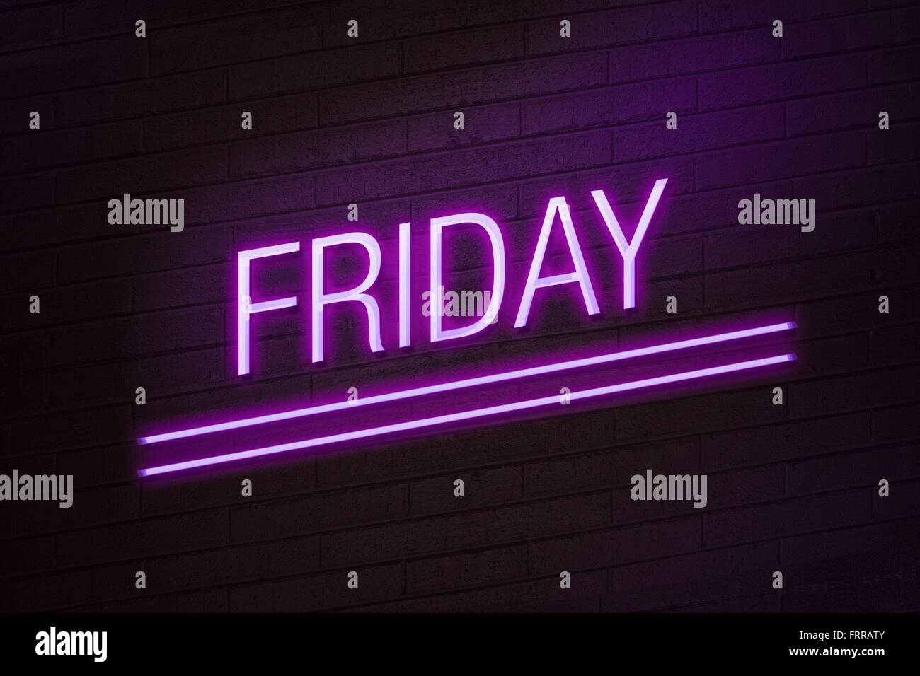 Enseigne au néon violet avec texte vendredi à wall Banque D'Images