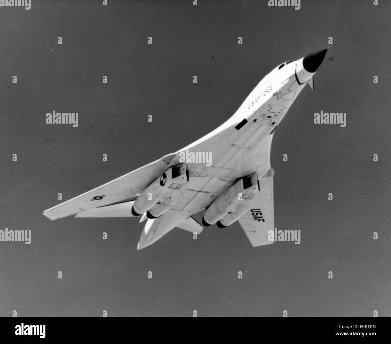 Cette image de la collection Ray Wagner représente un Grumman F6F Hellcat, un chasseur à porte-avions de la seconde Guerre mondiale. Le Hellcat a joué un rôle important dans l'atteinte de la supériorité aérienne sur le théâtre Pacifique, avec une grande efficacité au combat. Banque D'Images