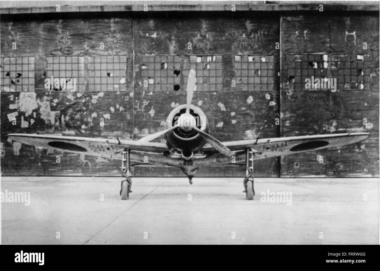 Capturée dans la collection Ray Wagner, cette image montre un avion ...