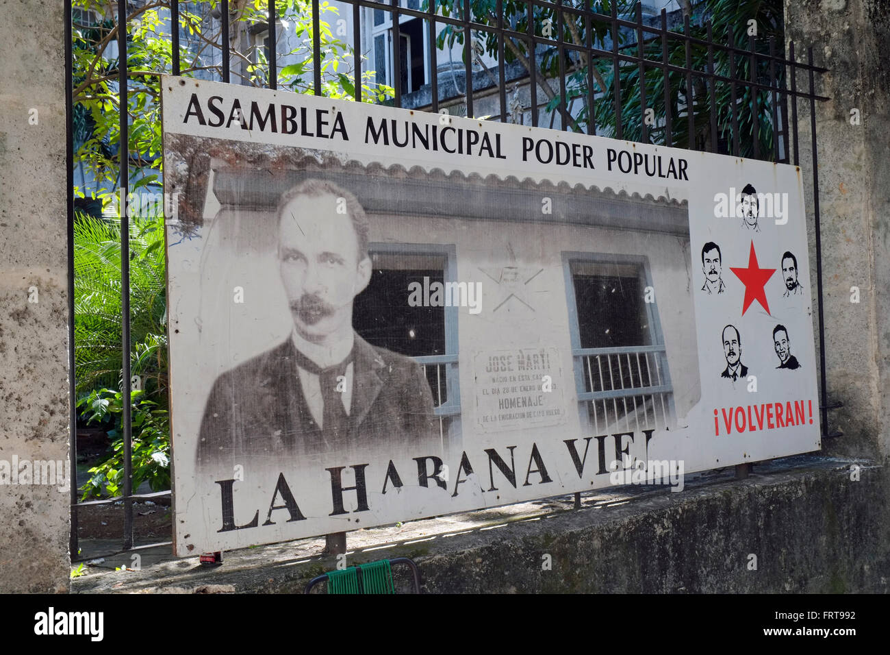 Une affiche de la politique municipale pour l'Asamblea Poder Popular (Assemblée Municipale de pouvoir des peuples), La Vieille Havane, Cuba. Banque D'Images