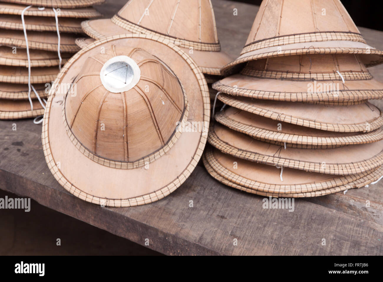 Hat d'un des éléments de palm Palmyre asiatique. c'est d'ingrédients naturels et de l'artisanat sur bois sol Banque D'Images