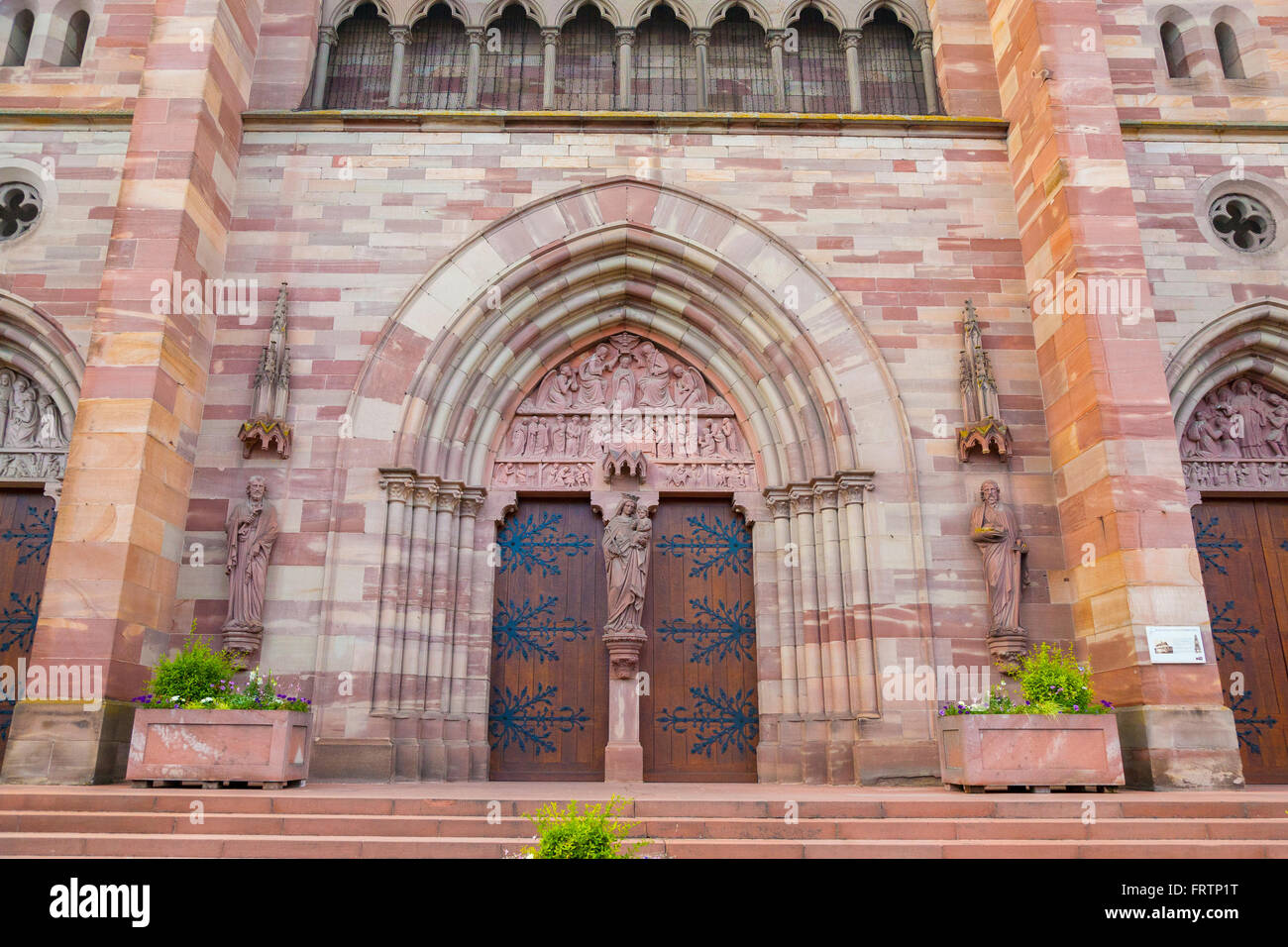 Porte Saint Pierre et Saint Paul Church, à Obernai, Bas-Rhin Alsace France Banque D'Images