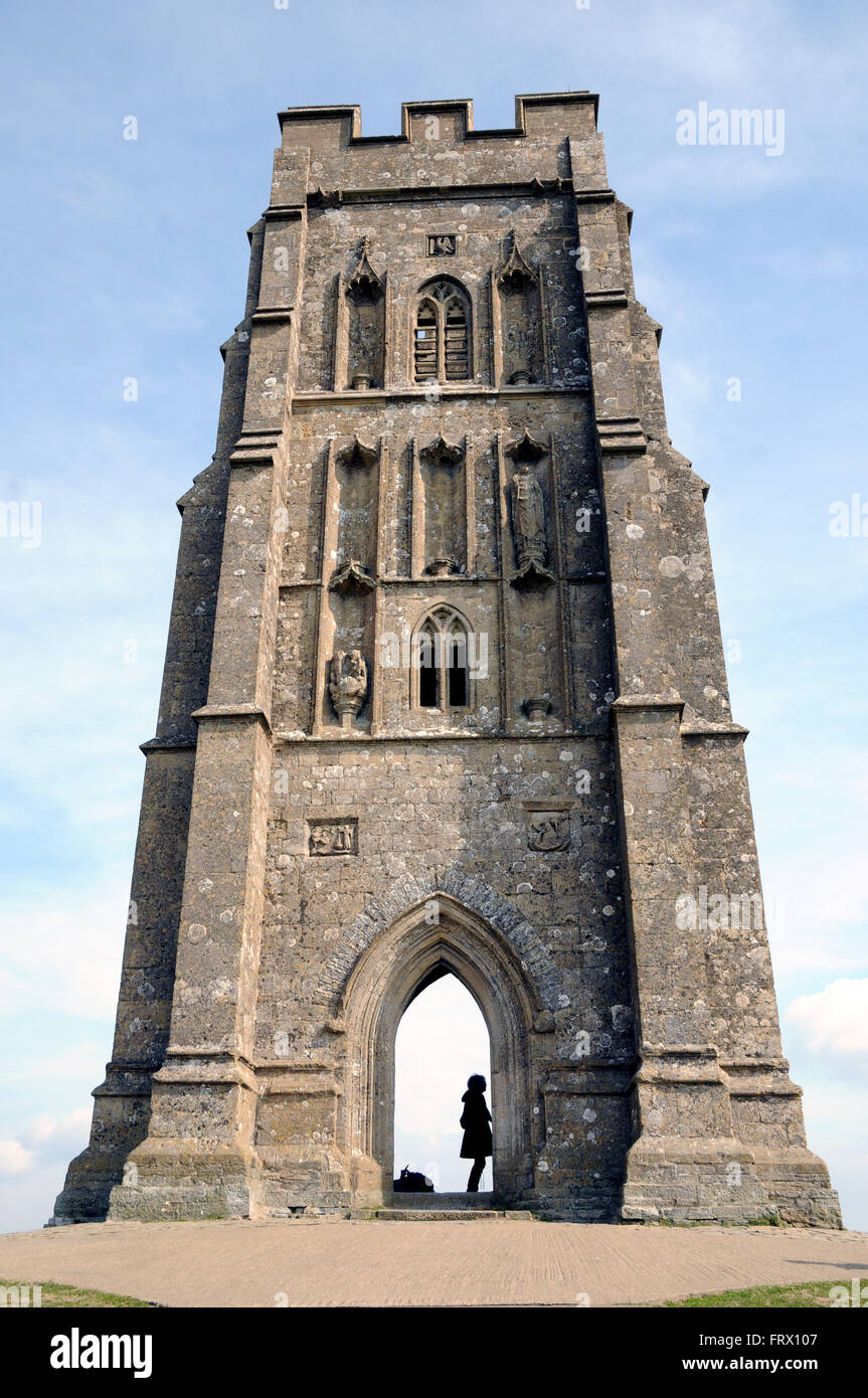 Les ruines de l'église Saint-Michel d'tops que Tor de Glastonbury dans le comté anglais de Somerset. Banque D'Images