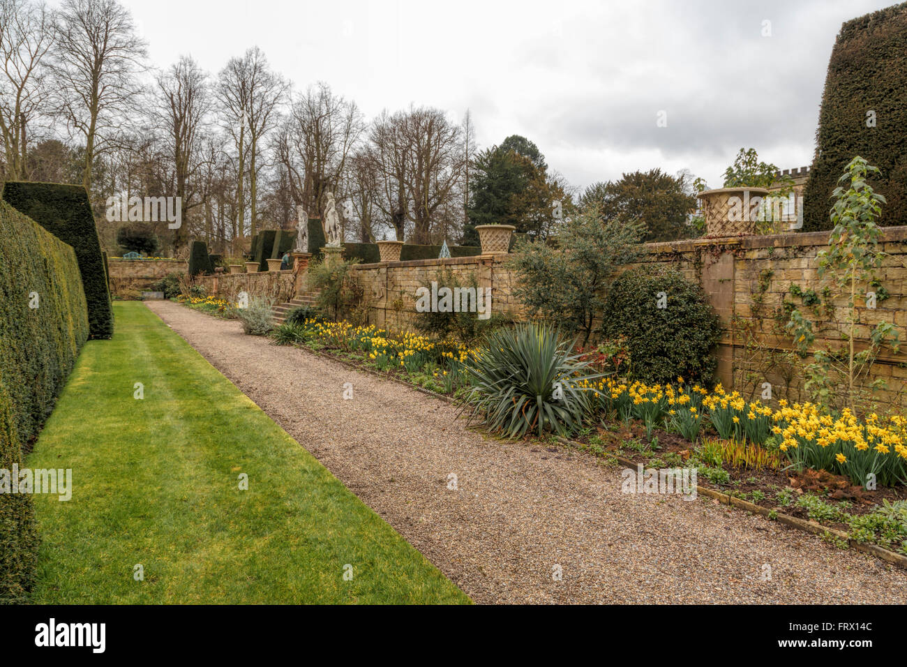 Les jardins à l'Italienne à Renishaw Hall, une demeure seigneuriale du 17ème siècle, Eckington, dans le Derbyshire, Angleterre, Royaume-Uni. Banque D'Images