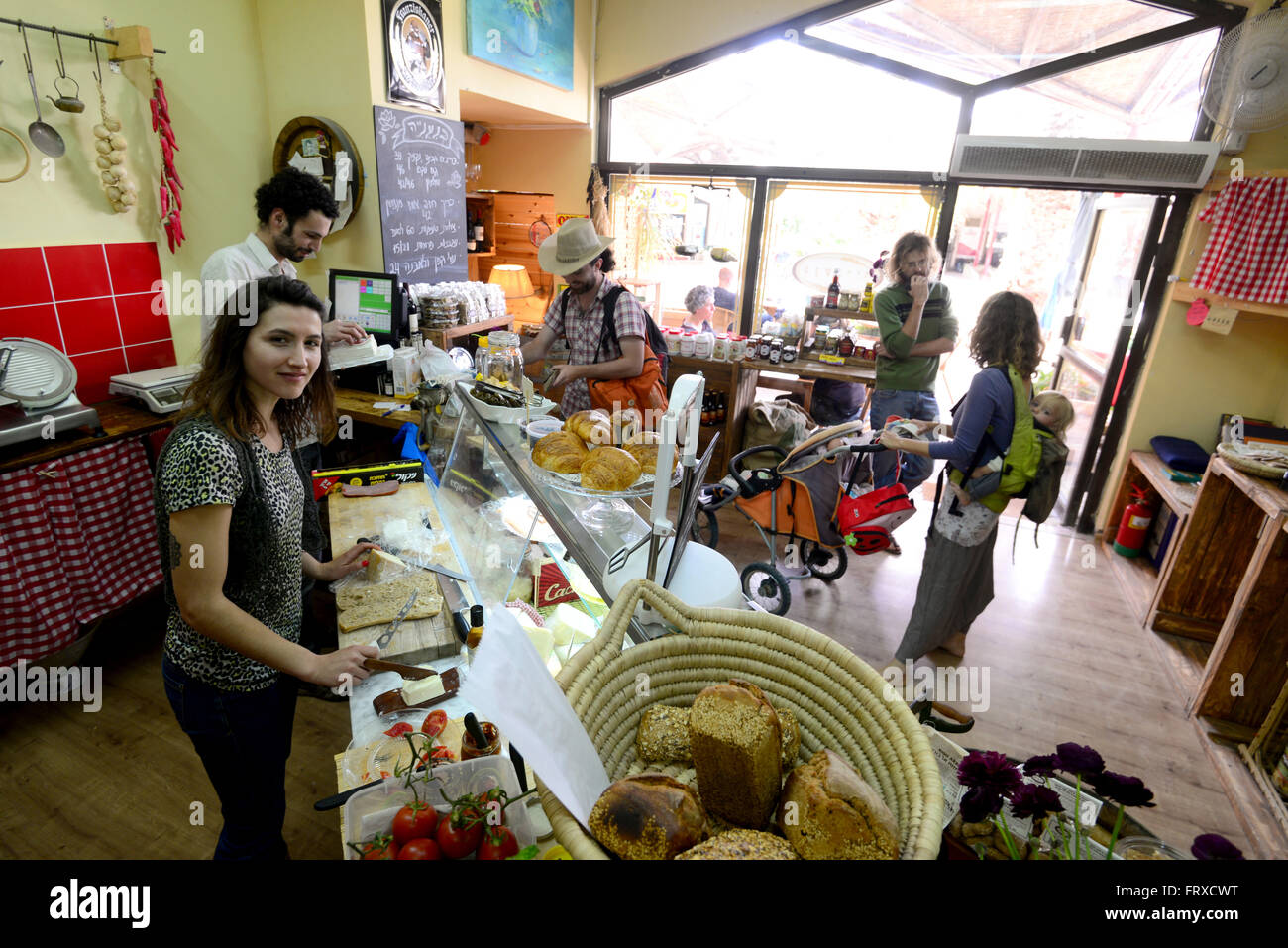 Café et boutique dans Knaaniya Midreshet Kibboutz Sede Boker, désert de Negev, Israël, South-Israel Banque D'Images