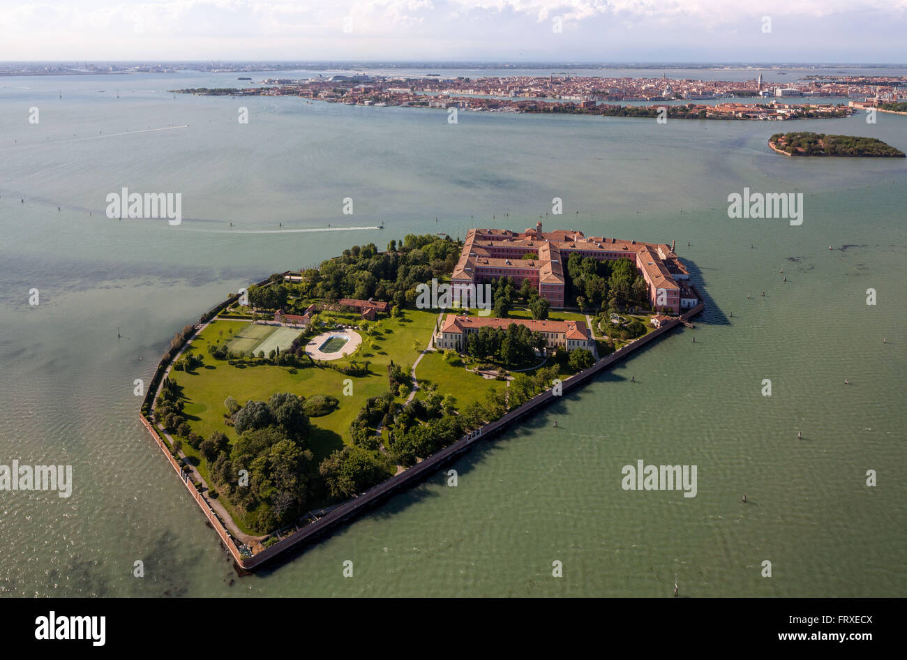 Vue aérienne de la lagune de Venise, l'île de San Clemente, Venise, Vénétie, Italie Banque D'Images