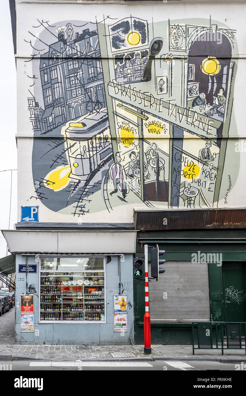 Façade avec peinture au-dessus de la bande dessinée d'un kiosque, Bruxelles, Belgique Banque D'Images