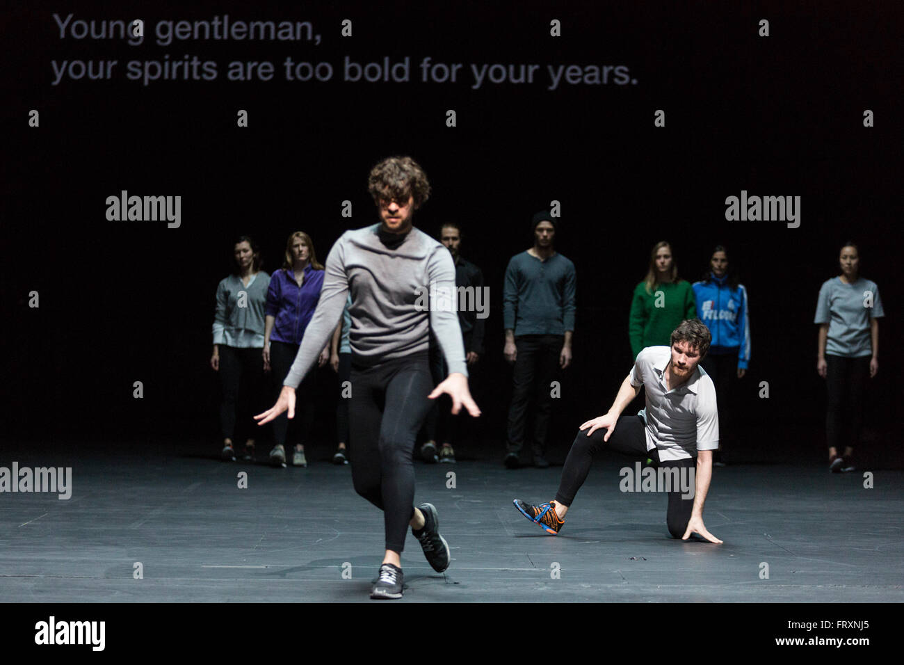 Anne Teresa De Keersmaeker, Rosas, heures d'Or, comme vous l'aimez, danse, Sadler's Wells, Shakespeare, Brian Eno, Banque D'Images