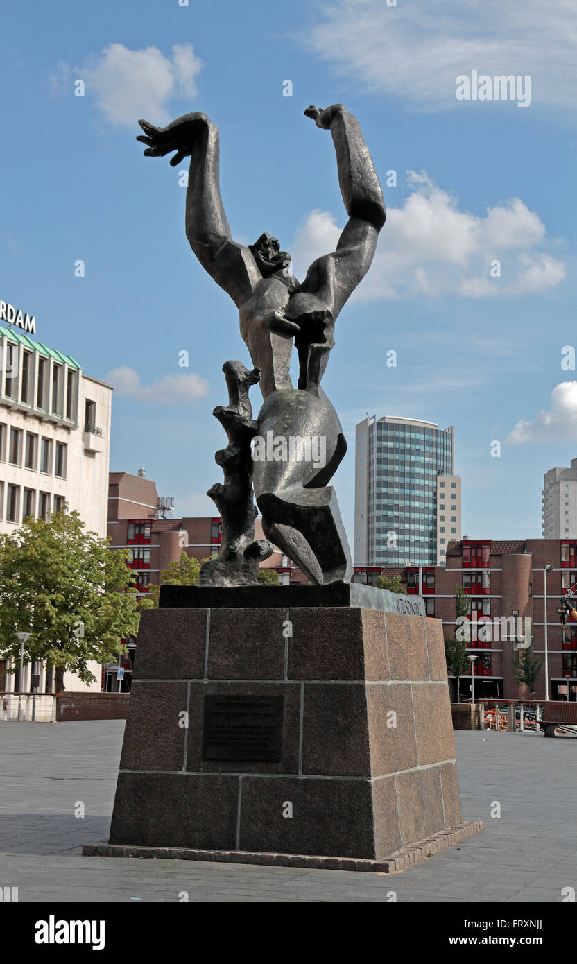 De Verwoeste Stad (la ville détruite) par Ossip Zadkine, Plein 1940 à Rotterdam, Pays-Bas. Banque D'Images