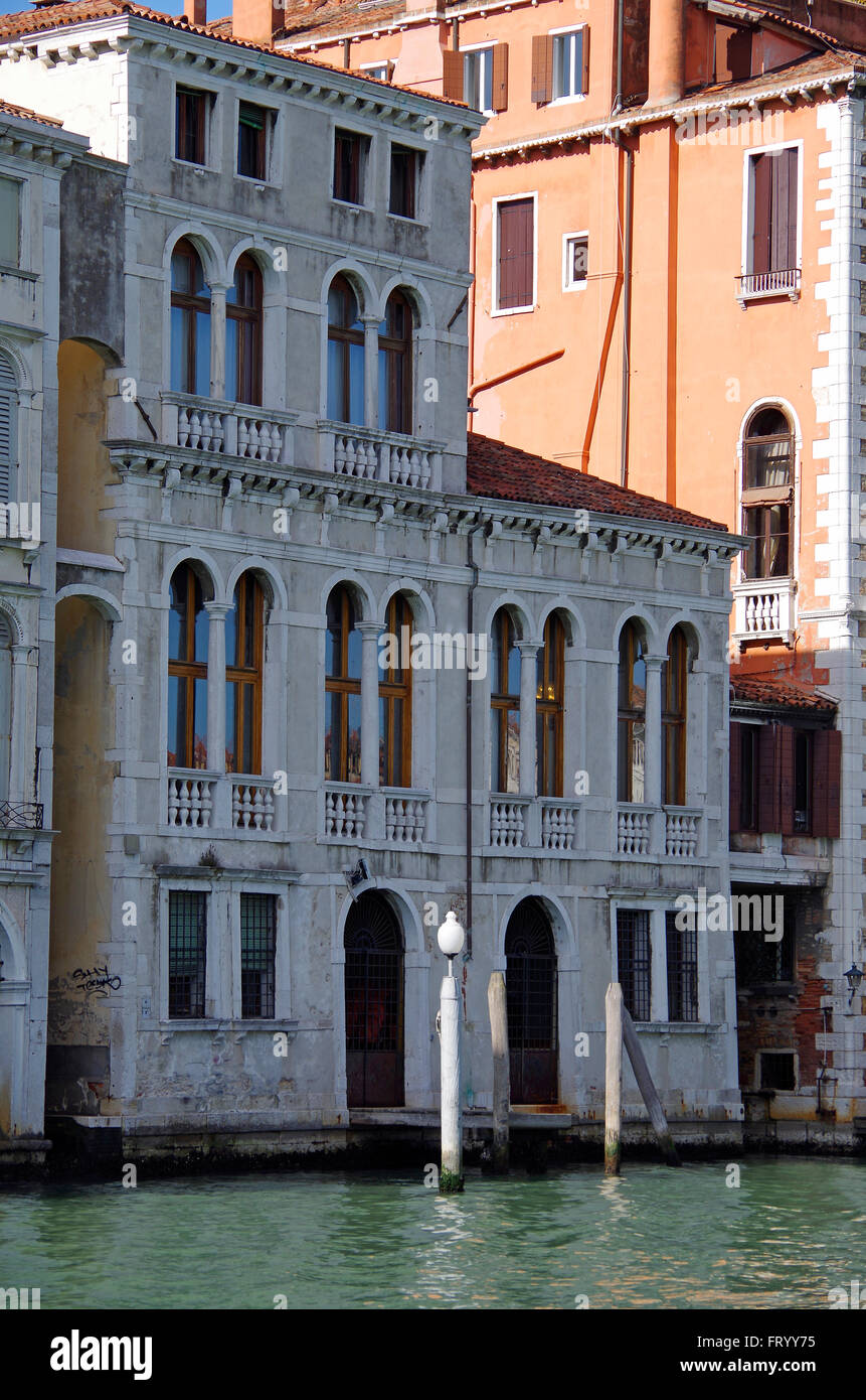Venise, Italie, le Palazzo Giustinian-Bernardo Banque D'Images