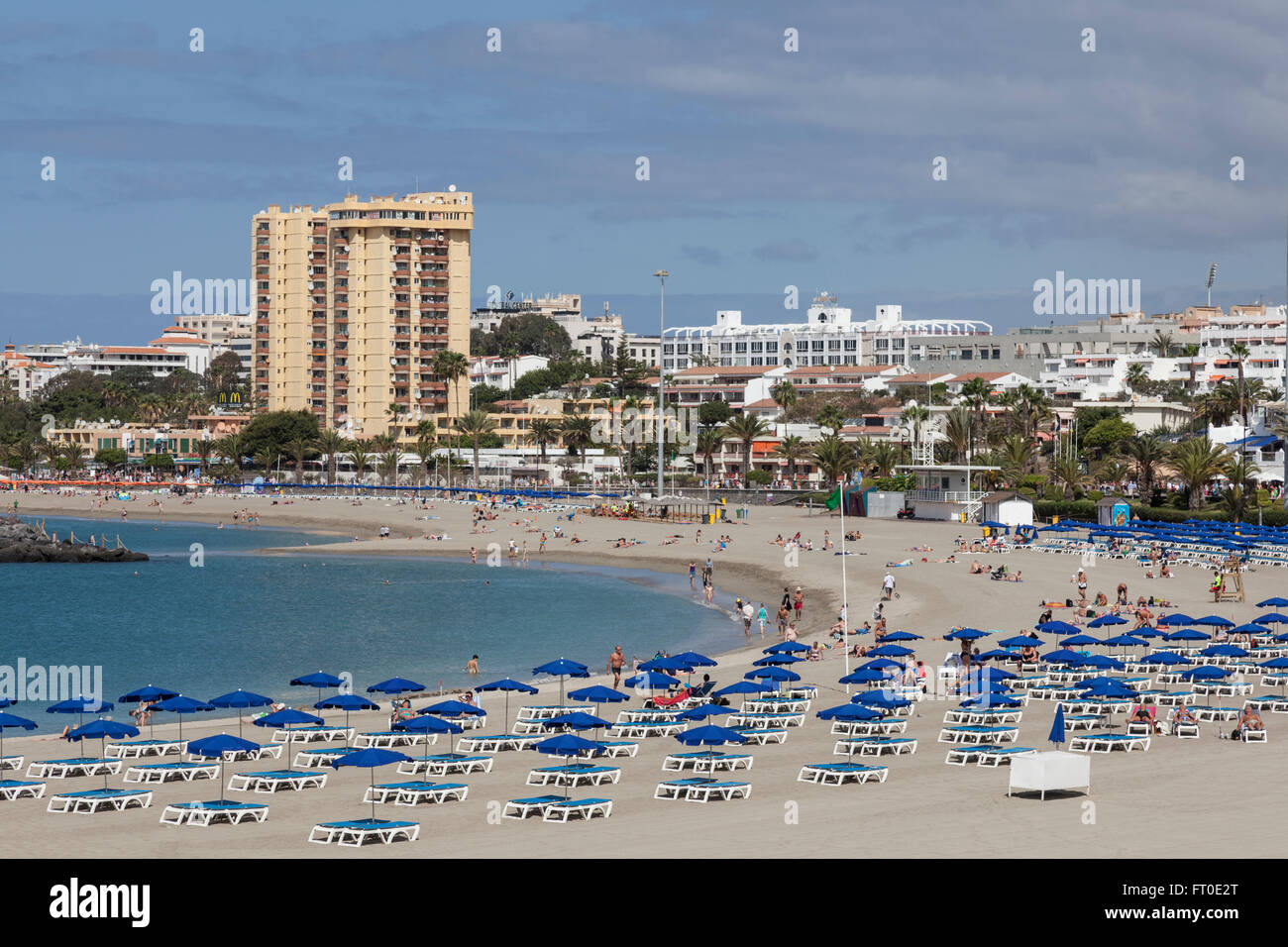 Popular tourist beach resort, Los Cristianos, Tenerife Banque D'Images